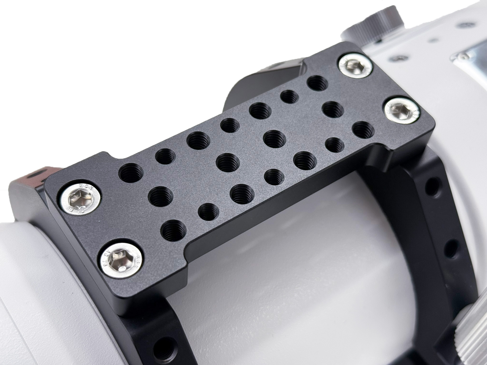 Standard top plate close-up