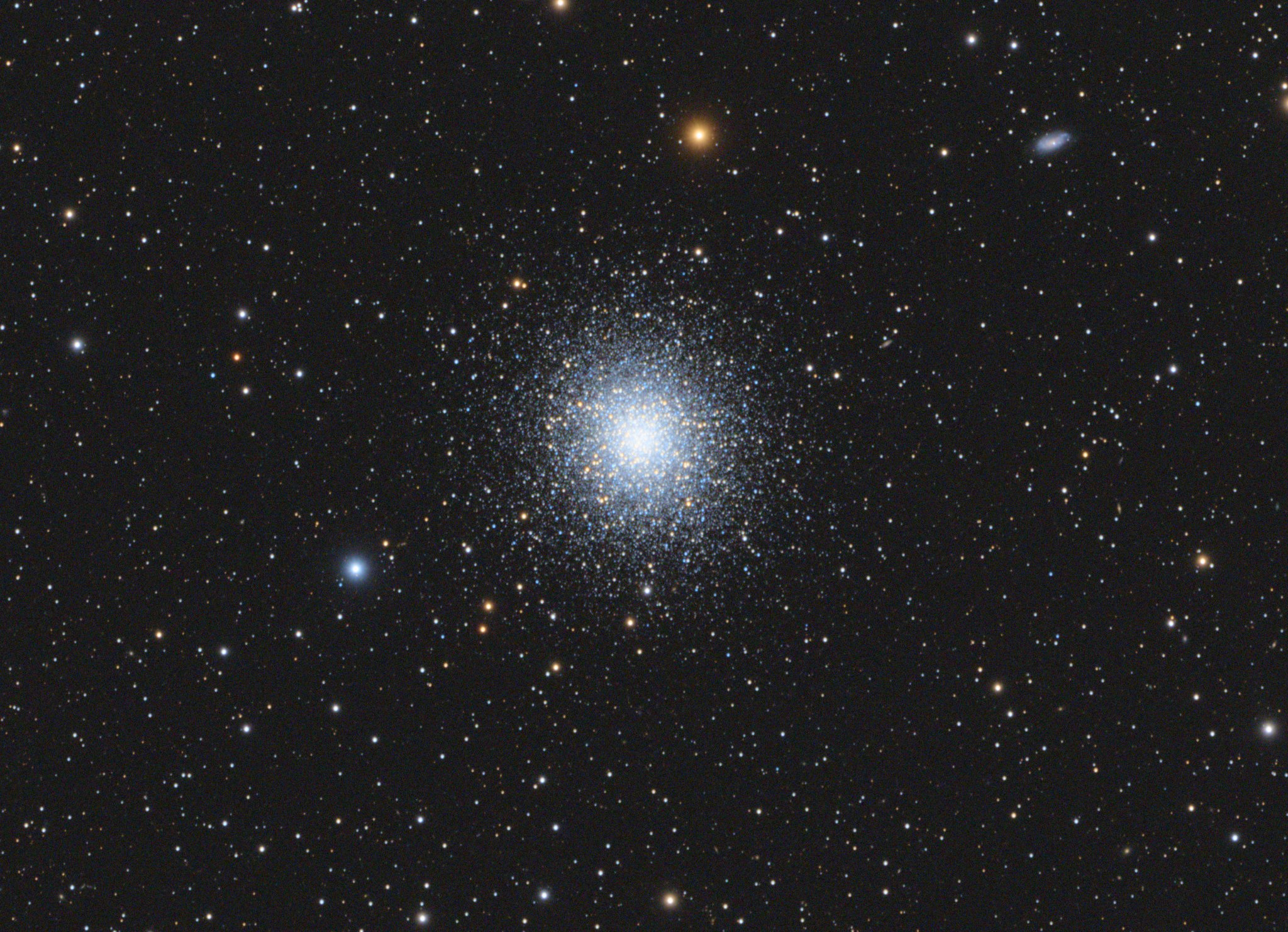 M13 Great Globular Cluster in Hercules (1:1 center crop) — SJH-75UF sample image